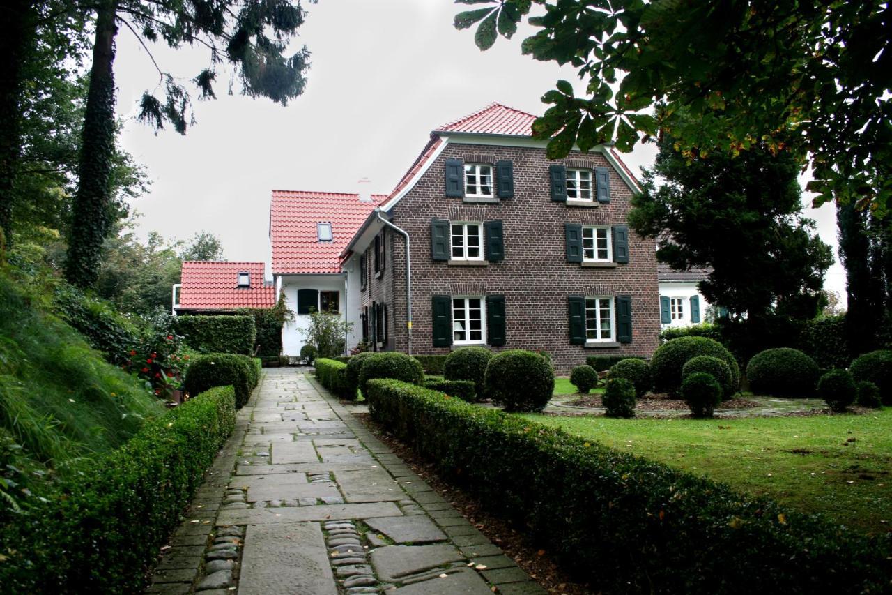 Landhaus In Idyllischer, Ruhiger Lage Und Flughafennaehe Ратинген Экстерьер фото